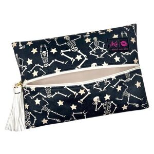 Makeup Junkie Spooky Scary Skeletons